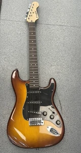 Westfield Electric Guitar Stratocaster 6-String - Picture 1 of 6
