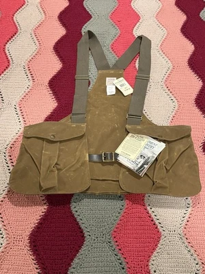 NUEVO CON ETIQUETAS Filson Encerado Tela de Estaño Juego Chaleco Correa Bolso - Bronceado - BONITO Foto 1 de 4