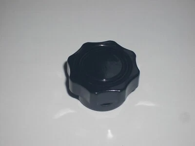 GC 4100 CHICAGO DAKA-WARE 1-1/8" FLUTED LEO RADIO DIAL KNOB 1PC - Image 1 of 3