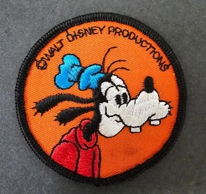 New Walt Disney Productions Round "GOOFY " Character Patch w/ Orange Background - Picture 1 of 3