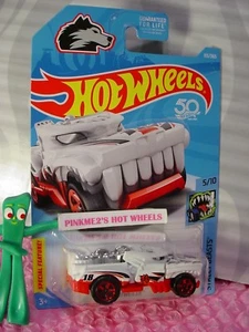 Hot Wheels HOTWEILER #113 US 50✰white/red; 18✰2018 case E✰ 'YEAR OF THE DOG' - Picture 1 of 3