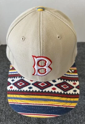 波士顿红袜队帽子米色阿兹特克部落比尔库珀斯敦系列美国职棒大联盟棒球 — 第 1/4 张图片