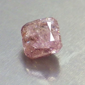 0.13 Ct Astonishing Radiant (2 x 2 MM) 100% Natural Argyle Purplish Pink Diamond - Bild 1 von 7