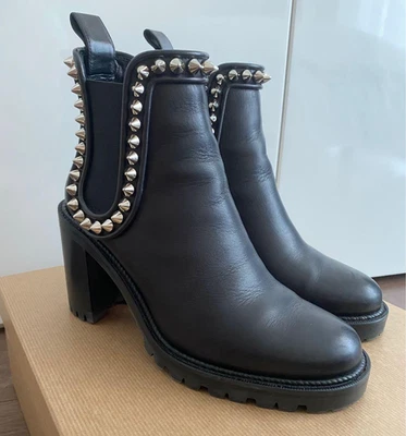 Christian Louboutin Capahutta 70 Botas de Cuero Negro EU 37 US 6.5 UK 4.5 Tachuelas Foto 1 de 4