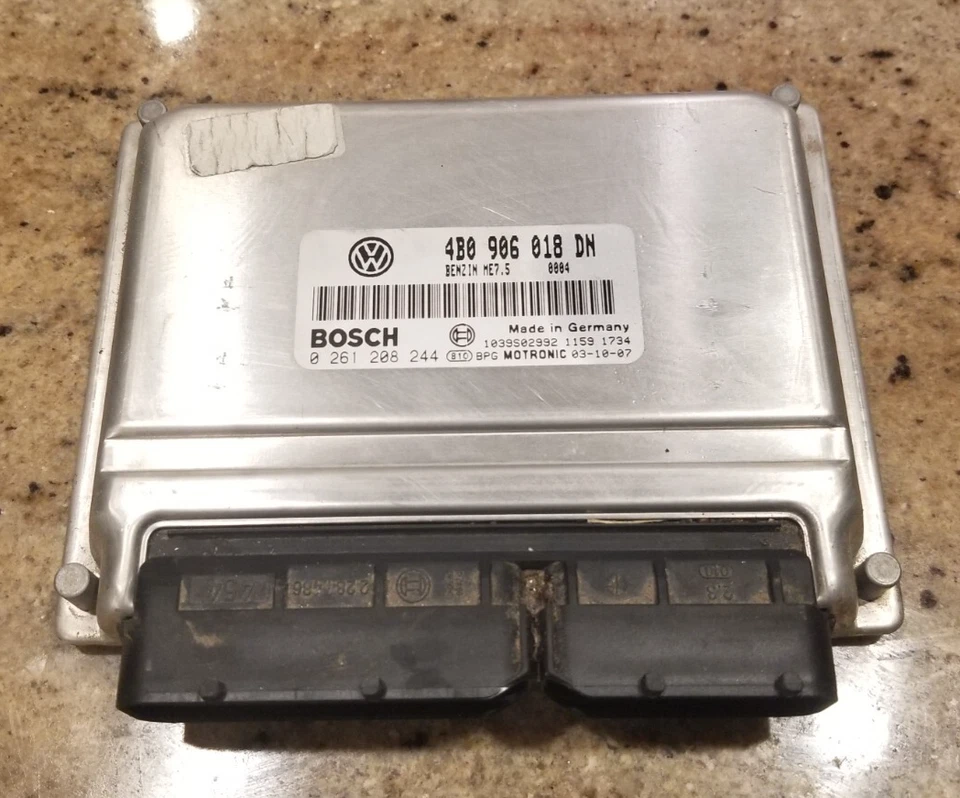 Volkswagen Passat 2004 1,8 L - ECM - # 4B0 906 018 DN Foto 1 de 1