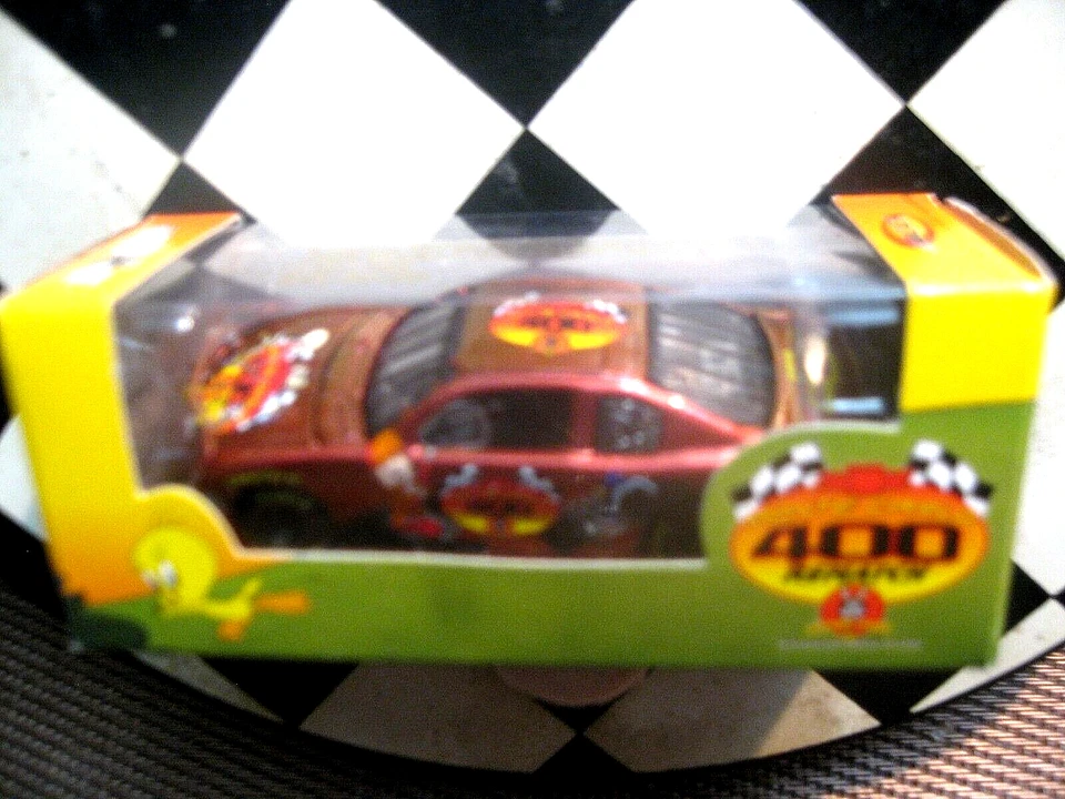 38376 RCCA 2002 HO 1/64 LOONEY TUNES CARRO DE EVENTO MC CLUB CAR (1/1584) - Imagem 1 de 1