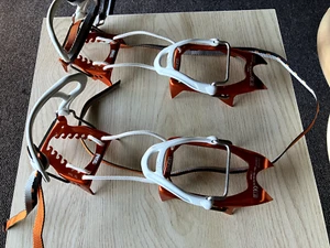 Petzl "Leopard" Crampon for ski touring and snow approaches - Picture 1 of 2