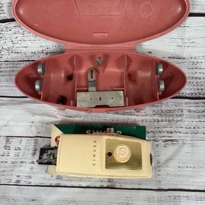 Vintage 1960s Singer Buttonholer 489500/489510 Pink Case Pink W/Extra Templates - Picture 1 of 8
