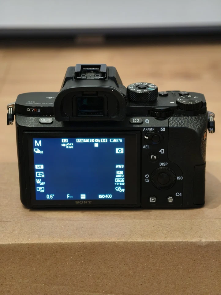 Sony A7R II 42,4MP Spiegellose Systemkamera - Bild 1 von 4