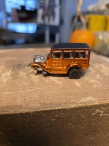 1968 Hot Wheels Redline Classic 31 Ford Woody w/Textured Roof Missing Wheel - Picture 1 of 5