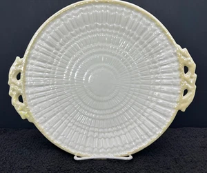Belleek Handled Serving Plate Limpet with Cob Yellow Rim 6th Mark (1965-80) - Picture 1 of 9