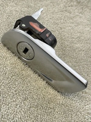 Audi TT 2008 manija de guantera **sin llave** Foto 1 de 4