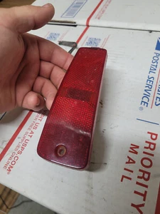 06 - 11 CHEVROLET HHR LEFT / DRIVERS SIDE REAR MARKER LIGHT - Picture 1 of 2