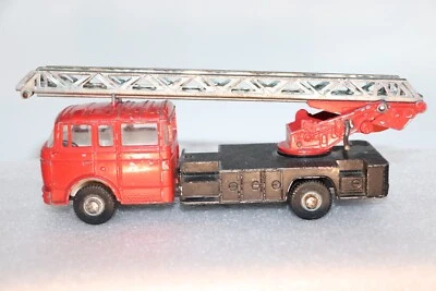 Scarce Black Platform Dinky Supertoys No. 956 Turntable Fire Escape Engine - Image 1 of 4