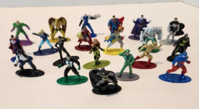 贾达DC漫画纳米金属迷你玩偶超级英雄压铸金属套装20件 — 第 1/4 张图片