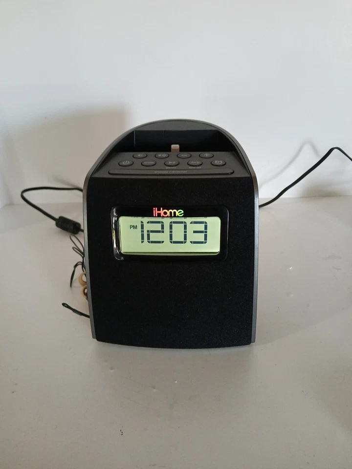 Reloj despertador/radio/iphone/iPad ihome Docking Ipl22 - negro. Probado funciona Foto 1 de 4