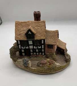 Lilliput Lane Collection- Saddlers Inn - Collectible Miniature - Foto 1 di 14