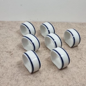 Dansk Napkin Rings – Set of 7 – White & Navy – 1980s Taiwan Vintage - Picture 1 of 4