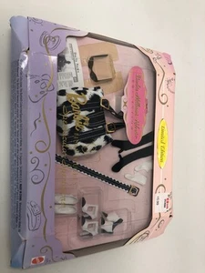 BARBIE - Millicent Roberts Collection - Final Touches - Spectacular Spectators - Picture 1 of 3