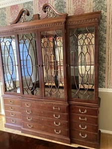 Henredon Mahogany China Cabinet - Picture 1 of 1
