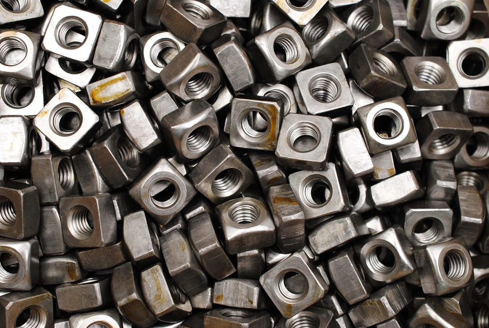 (75) Tuercas cuadradas pesadas 1/2-13 sin chapar - Rosca gruesa - Acero liso 7/8" Foto 1 de 1