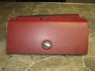 Dodge 400 1982 guantera compartimento de almacenamiento granate con cerradura OEM Foto 1 de 4