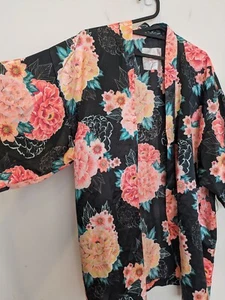 Kimono de algodón en el cuerpo negro y floral como seda talla mediana grande  - Imagen 1 de 7
