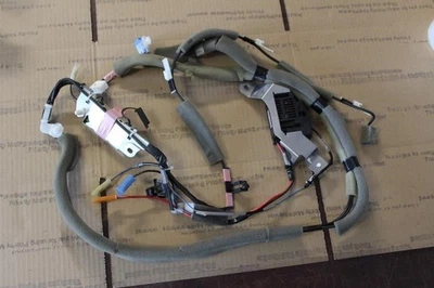 2004 2005 2006 LEXUS LS430 REAR WINDOW ANTENNA 86101-50390 - Image 1 of 4