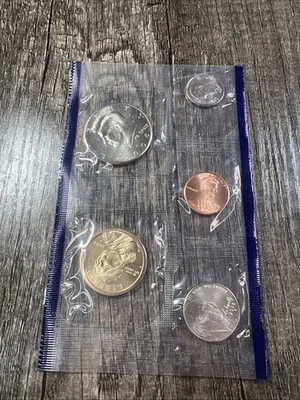 2006 Uncirculated Mint Coin Set - Image 1 of 4