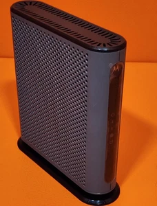 Motorola MB8611 DOCSIS 3.1 Multi Gig Cable Modem 2500 Mbps Unit Only For Parts - Picture 1 of 9