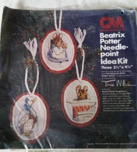 Beatrix Potter Ornamenti Crewel Kit ~ Erica Wilson ~ Vintage 1978 - Foto 1 di 3