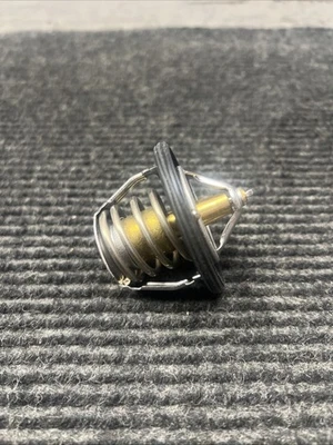 Термостат охлаждающей жидкости нижнего двигателя Aisin THF-003 - Изображение 1 из 4