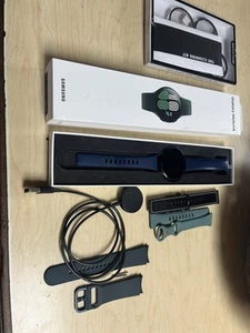 Samsung Galaxy Watch4 44mm LTE SM-R875U - zielony w pudełku i dodatkach - Zdjęcie 1 z 5
