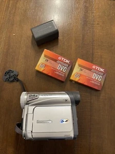 PANASONIC HANDYCAM PV-GS15 800x DIGITAL ZOOM CAMCORDER Untested With Battery!! - Picture 1 of 5