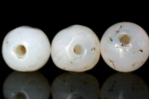 Seltene passende antike weiße Achat Dzi Perlen Indo-Griechische Ära 9 mm 3er Set #A495 - Bild 1 von 4