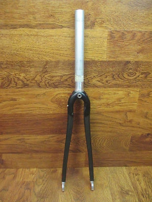 KESTREL CARBON 1 1/8  x 9 1/2" STRAIGHT STEERER 700C FORK  9MM QR - Image 1 of 4