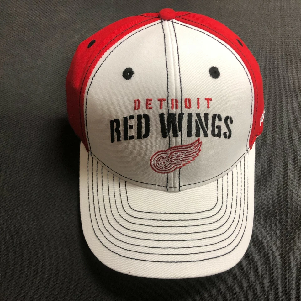 Detroit Red Wings NHL Hockey Reebok Red and White Trucker Hat One size Fits  - Image 1 of 1