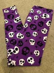 Legging OS Lularoe HALLOWEEN 2020 NUEVO - Negro Blanco Calaveras Sobre Púrpura - Imagen 1 de 3