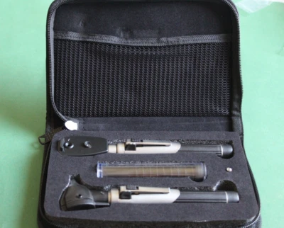 Otoskop Ophthalmoskop silber schwarz Trichter und Ersatzbirne - Bild 1 von 4