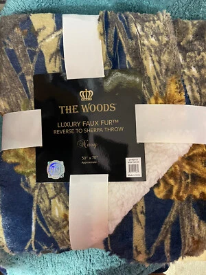 Manta Sherpa reversible de piel sintética Regal Comfort tamaño 50”x70” camuflaje azul marino Foto 1 de 2