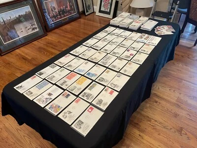 900 fundas postales de primer día de EE. UU. con 140 cachés de oro de 22 kt (valor de catálogo $3,250) Foto 1 de 4