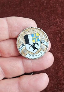SMALL VINTAGE HAND MADE ENAMEL BADGE # DAVOS SWITZERLAND - Picture 1 of 5