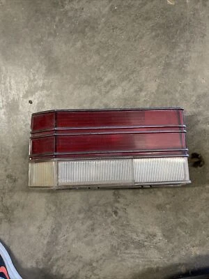 Левый задний фонарь 1978–1980 Dodge Omni - Изображение 1 из 2