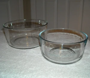 Vintage Pyrex Bowls, Set of 2, #7201 1 qt & #7203 1.75 qt, USA, Good Condition - Picture 1 of 9