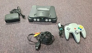 Console Nintendo 64 NUS-001 (testata e funzionante bene) completa di tutti i ganci - Foto 1 di 16