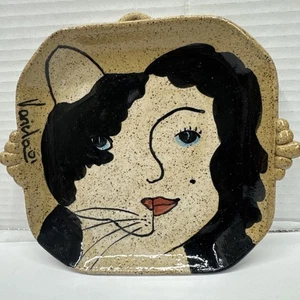 VTG `01 Ana Varela Studio Art Pottery Black & Beige Cat lady trinket dish plate - Picture 1 of 8