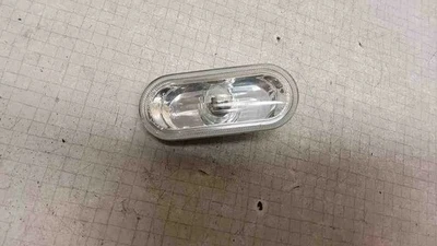 SEAT TOLEDO II 1M2 Parafango anteriore destro segnale di svolta 1J0949117 0215600 32521169 - Immagine 1 di 3