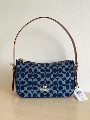 Auténtico bolso de hombro Coach CY701 Kailey con encanto de cereza en denim exclusivo nuevo con etiquetas Foto 1 de 4