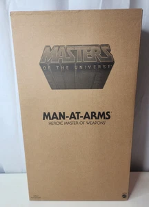 2015 MAN-AT-ARMS 12" MOTU GIANTS VINTAGE CARD MASTERS UNIVERSE CLASSICS - NEW - Picture 1 of 16