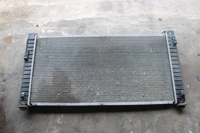 Cadillac Escalade 2009 radiador ESV - doblado #1071 A12 Foto 1 de 4
